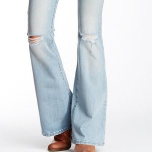 Levi's High Rise Flare NWT